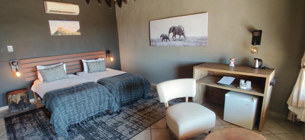 Ai Aiba - The Rock Painting Lodge Omaruru Exterior photo